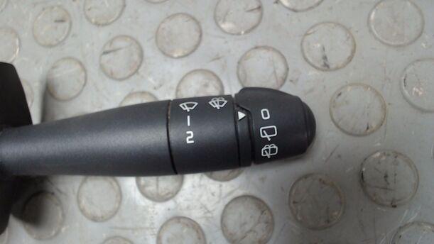 Foto: SCHEIBENWISCHERSCHALTER eines Renault Clio 1.2 16V TS