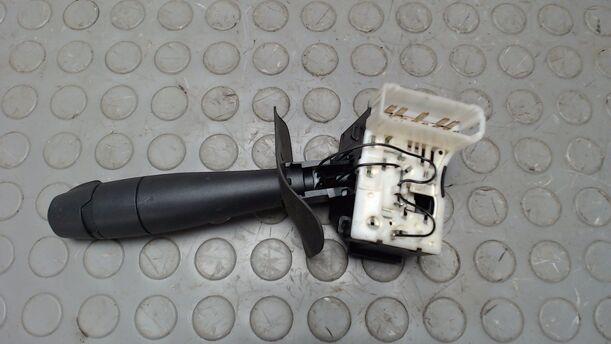 Foto: SCHEIBENWISCHERSCHALTER eines Renault Clio 1.2 16V TS