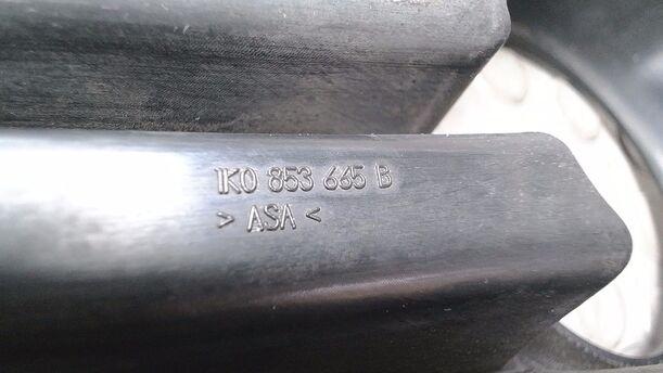 Foto: LÜFTUNGSGITTER/ BLENDE NEBELSCHEINWERFER LINKS eines VW Golf 1.6 FSI TS