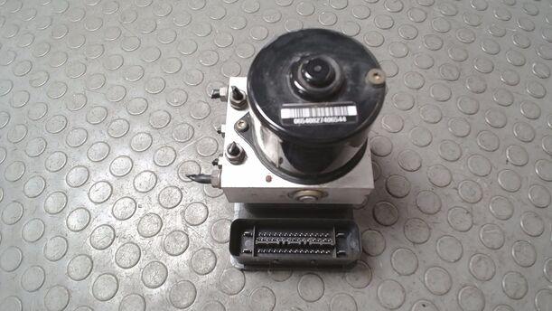 Foto: HAUPTBREMSAGGREGAT ABS eines VW Golf 1.6 FSI SX