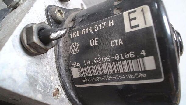 Foto: HAUPTBREMSAGGREGAT ABS eines VW Golf 1.6 FSI SX