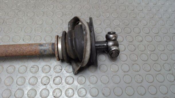 Foto: ANTRIEBSWELLE LINKS eines Renault Clio 1.2 16V SX
