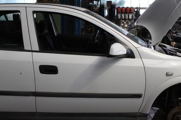 Foto: TÜR VORN RECHTS (4/5-TÜRER) eines Opel Astra 1.6 SX