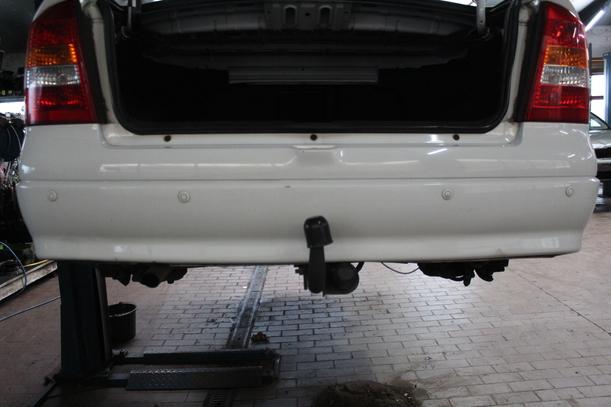 Foto: STOSSFÄNGER / STOßSTANGE HINTEN eines Opel Astra 1.6 SX