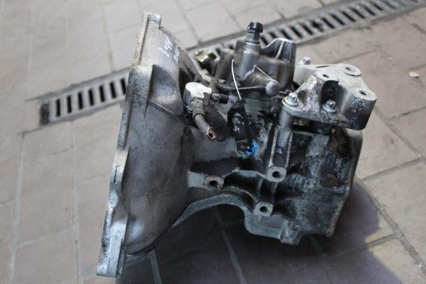 Foto: SCHALTGETRIEBE 5 GANG ( F17 3.74 ) eines Opel Astra 1.6 SX
