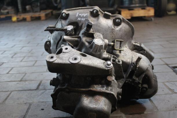 Foto: SCHALTGETRIEBE 5 GANG ( F17 3.74 ) eines Opel Astra 1.6 SX