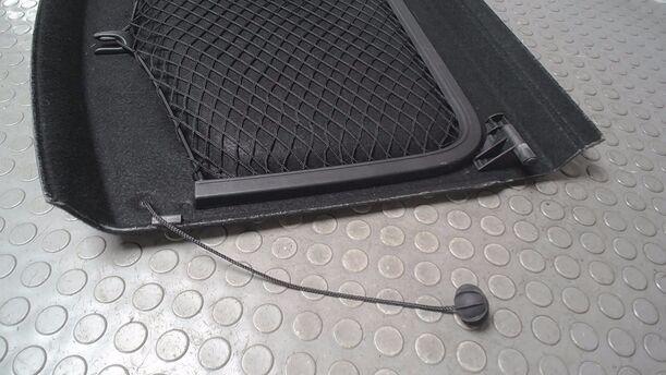 Foto: HUTABLAGE/ LADERAUMABDECKUNG eines VW Golf 1.6 FSI