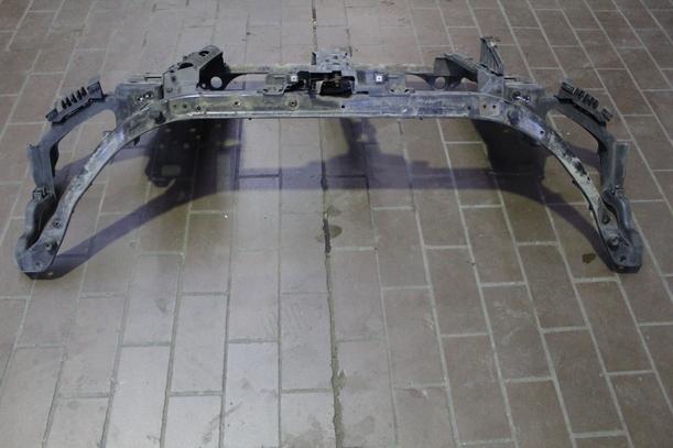 Foto: FRONTBLECH/ SCHLOSSTRÄGER eines Kia Carens CRDi DPF