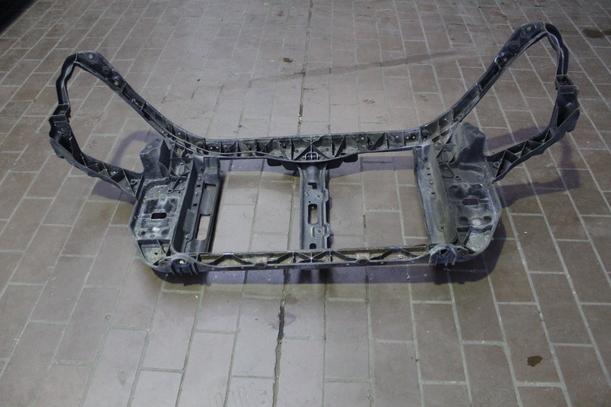 Foto: FRONTBLECH/ SCHLOSSTRÄGER eines Kia Carens CRDi DPF