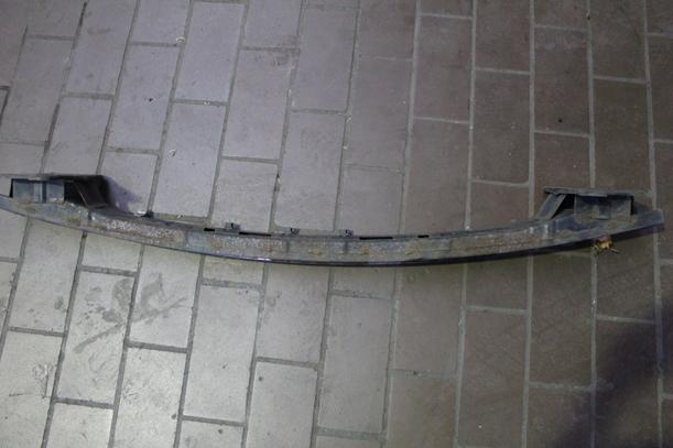 Foto: VERSTÄRKUNG VORN eines Kia Carens CRDi DPF