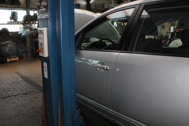 Foto: TÜR VORN LINKS eines Kia Carens CRDi DPF
