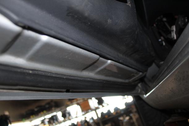 Foto: TÜR VORN LINKS eines Kia Carens CRDi DPF