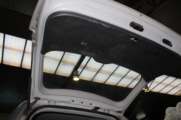 Foto: HECKKLAPPE/ HECKDECKEL eines Kia Carens CRDi DPF