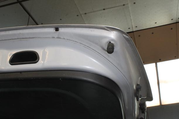 Foto: HECKKLAPPE/ HECKDECKEL eines Kia Carens CRDi DPF