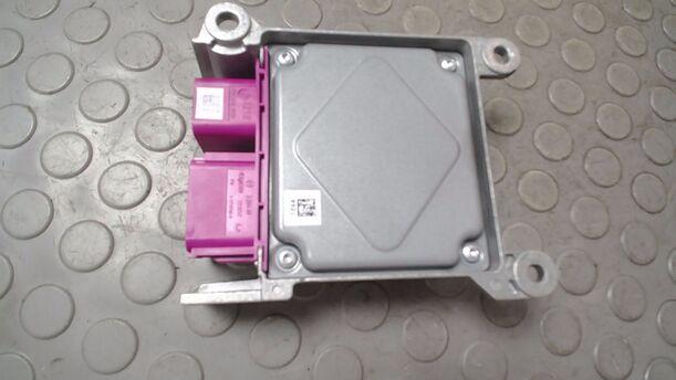 Foto: STEUERGERÄT AIRBAG/ AIRBAGSTEUERGERÄT eines Kia Carens CRDi DPF