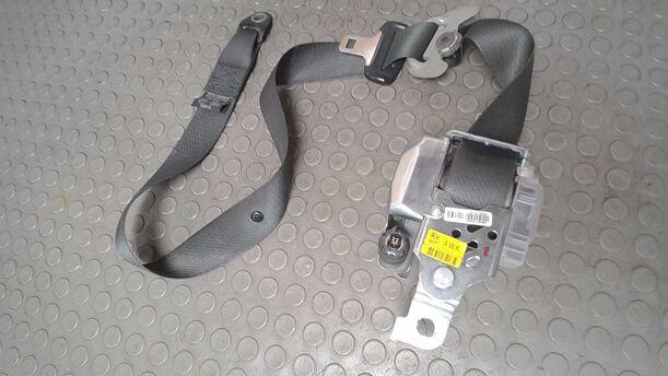 Foto: SICHERHEITSGURT VORN RECHTS eines Kia Carens CRDi DPF