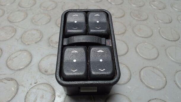 Foto: FENSTERHEBERSCHALTER (4-FACH) eines Opel Astra 1.6