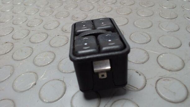Foto: FENSTERHEBERSCHALTER (4-FACH) eines Opel Astra 1.6