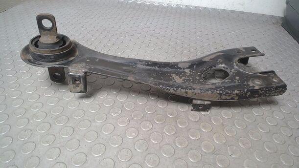 Foto: LÄNGSLENKER HINTEN LINKS eines Kia Carens CRDi DPF
