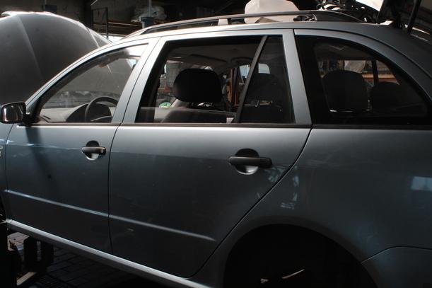 Foto: TÜR HINTEN (KOMBI) LINKS eines Skoda Fabia 1.4 Combi