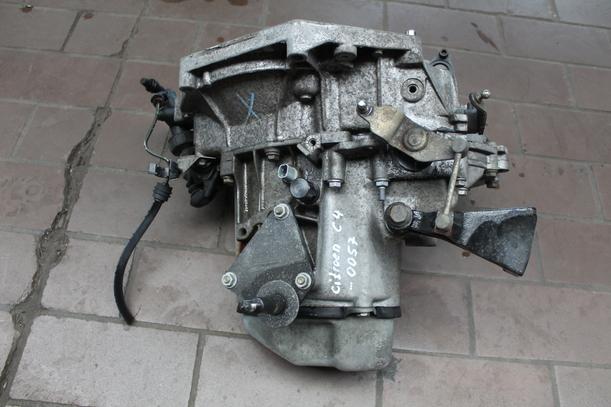 Foto: SCHALTGETRIEBE 5-GANG eines Citroen C4 1.4 16V