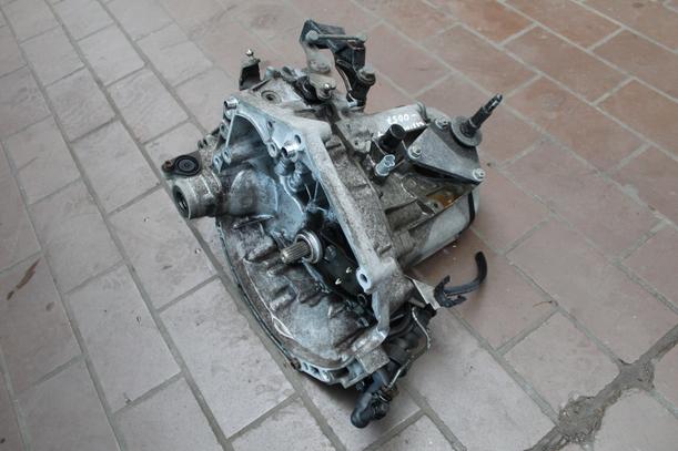 Foto: SCHALTGETRIEBE 5-GANG eines Citroen C4 1.4 16V