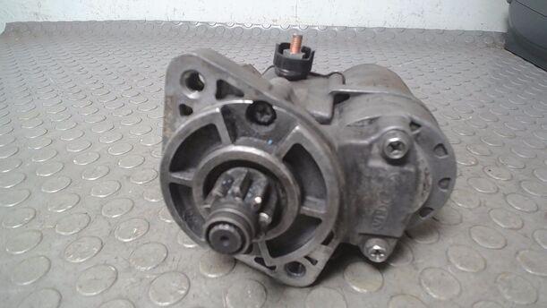 Foto: ANLASSER / STARTER DENSO eines Kia Carens CRDi DPF