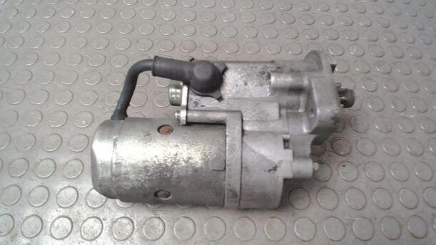 Foto: ANLASSER / STARTER DENSO eines Kia Carens CRDi DPF