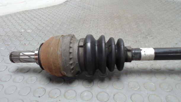 Foto: ANTRIEBSWELLE LINKS eines Opel Astra 1.6