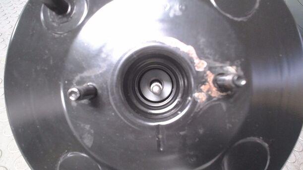 Foto: BREMSKRAFTVERSTÄRKER eines Kia Carens CRDi DPF