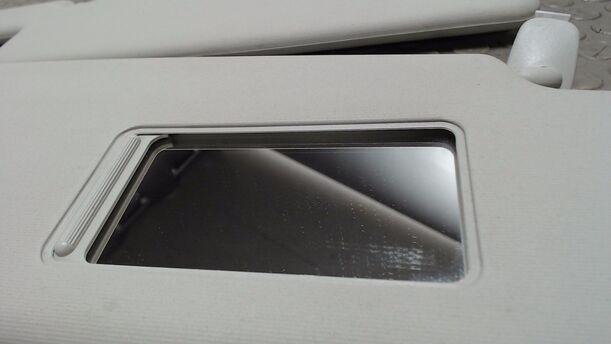 Foto: SONNENBLENDENPAAR eines Skoda Fabia 1.4 Combi