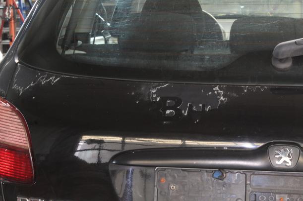 Foto: HECKKLAPPE/ HECKDECKEL eines Peugeot 206 110 Highline