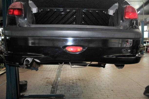Foto: STOSSFÄNGER/ STOßSTANGE HINTEN eines Peugeot 206 110 Highline