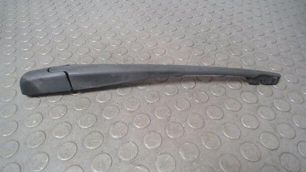 Foto: SCHEIBENWISCHERARM HINTEN ( LIMOUSINE ) eines Peugeot 206 110 Highline