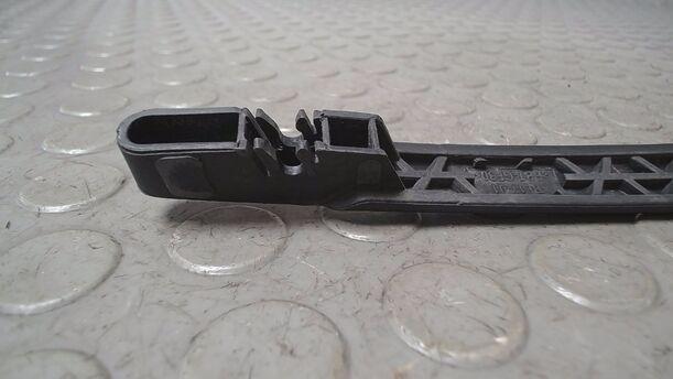Foto: SCHEIBENWISCHERARM HINTEN ( LIMOUSINE ) eines Peugeot 206 110 Highline