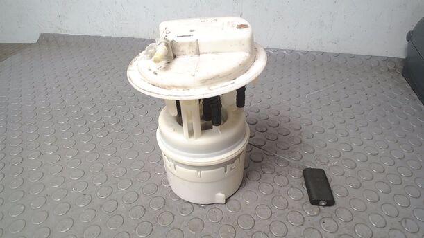 Foto: KRAFTSTOFFPUMPE eines Peugeot 206 110 Highline