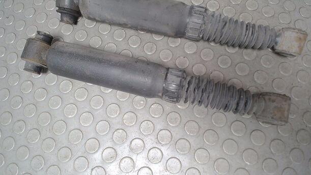 Foto: STOSSDÄMPFERPAAR HINTEN eines Peugeot 206 110 TX