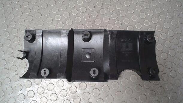 Foto: MOTORABDECKUNG eines Peugeot 206 110 TX