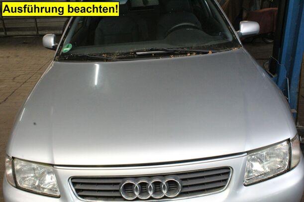 Foto: MOTORHAUBE eines Audi A3 1.6 TX