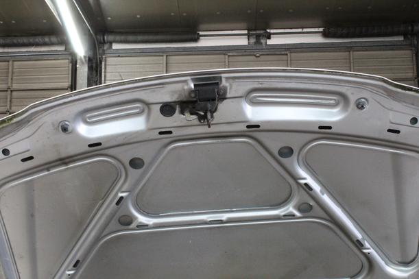 Foto: MOTORHAUBE eines Audi A3 1.6 TX