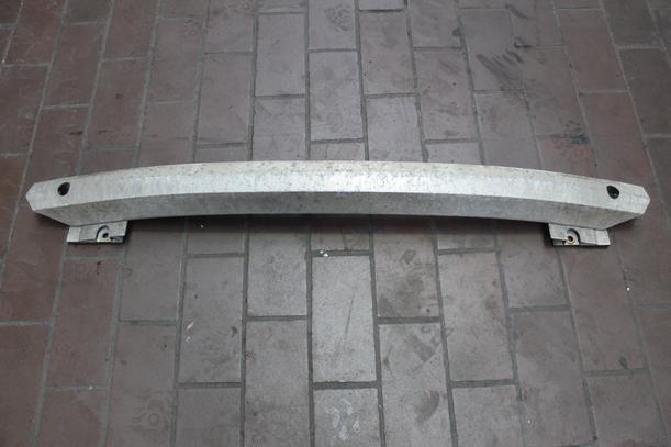 Foto: VERSTÄRKUNG HINTEN ( BIS 2000 ) eines Audi A3 1.6 TX
