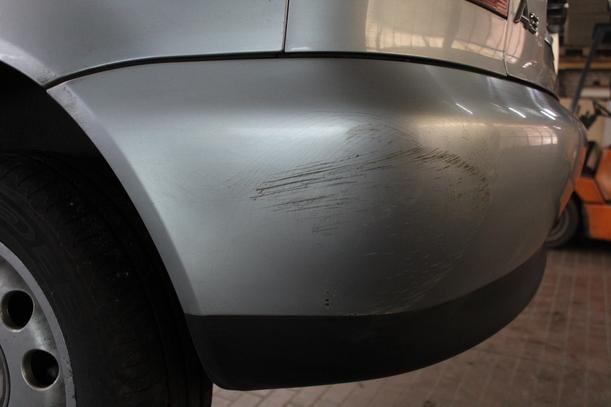 Foto: STOSSFÄNGER/ STOßSTANGE HINTEN ( LACKIERUNGSBEDÜRFTIG ) eines Audi A3 1.6 TX