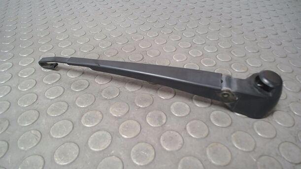 Foto: SCHEIBENWISCHERARM HINTEN eines Audi A3 1.6 TX
