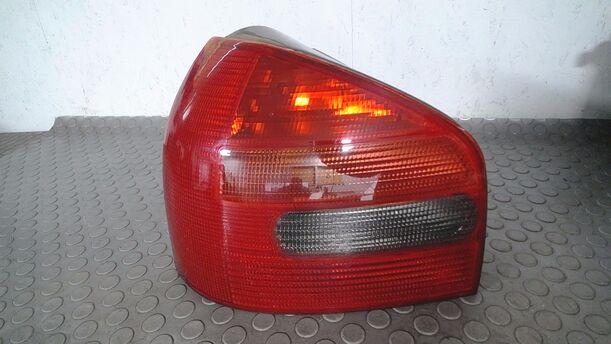 Foto: HECKLEUCHTE/ RÜCKLEUCHTE LINKS eines Audi A3 1.6 TX