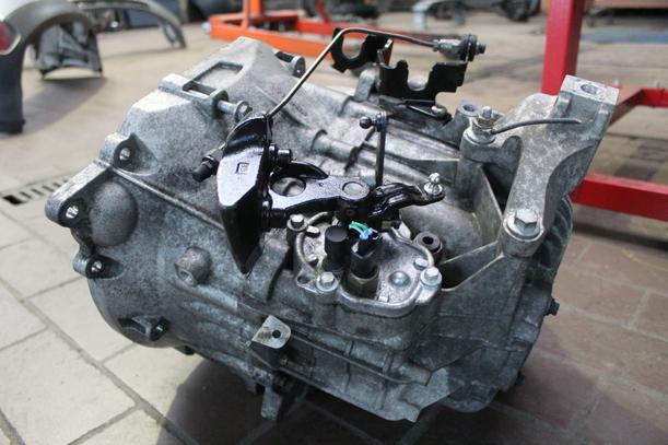 Foto: SCHALTGETRIEBE 4M5R7002CE eines Ford Focus 2.0 TDCi