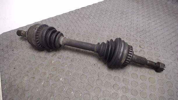 Foto: ANTRIEBSWELLE LINKS (ABS) eines Opel Ascona c GL 1,8 E