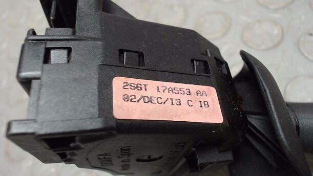 Foto: SCHEIBENWISCHERSCHALTER eines Ford Fiesta 1.3 GL 1,8 E