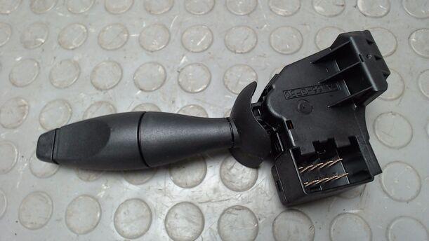 Foto: SCHEIBENWISCHERSCHALTER eines Ford Fiesta 1.3 GL 1,8 E