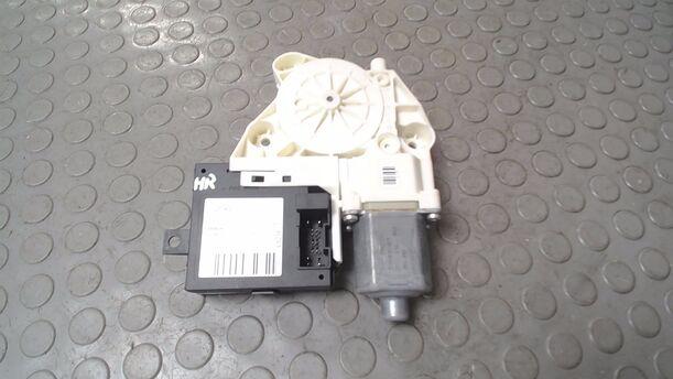 Foto: FENSTERHEBERMOTOR HINTEN RECHTS eines Ford Focus 2.0 TDCi GL 1,8 E