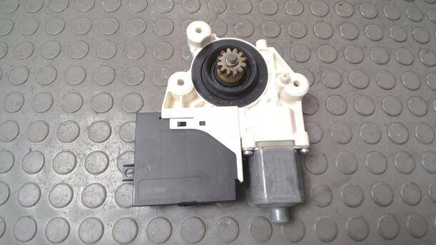 Foto: FENSTERHEBERMOTOR HINTEN LINKS eines Ford Focus 2.0 TDCi GL 1,8 E